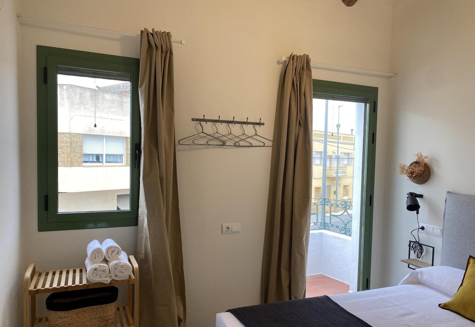 Les Filles Hotel Deltebre Buitenkant foto