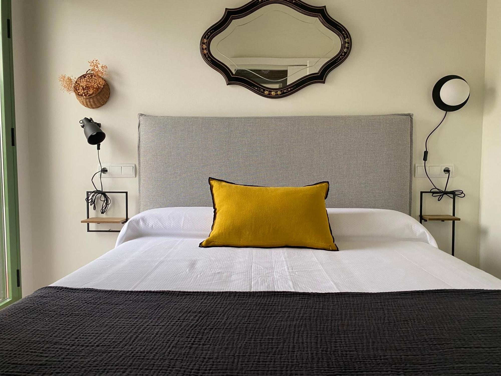 Les Filles Hotel Deltebre Buitenkant foto