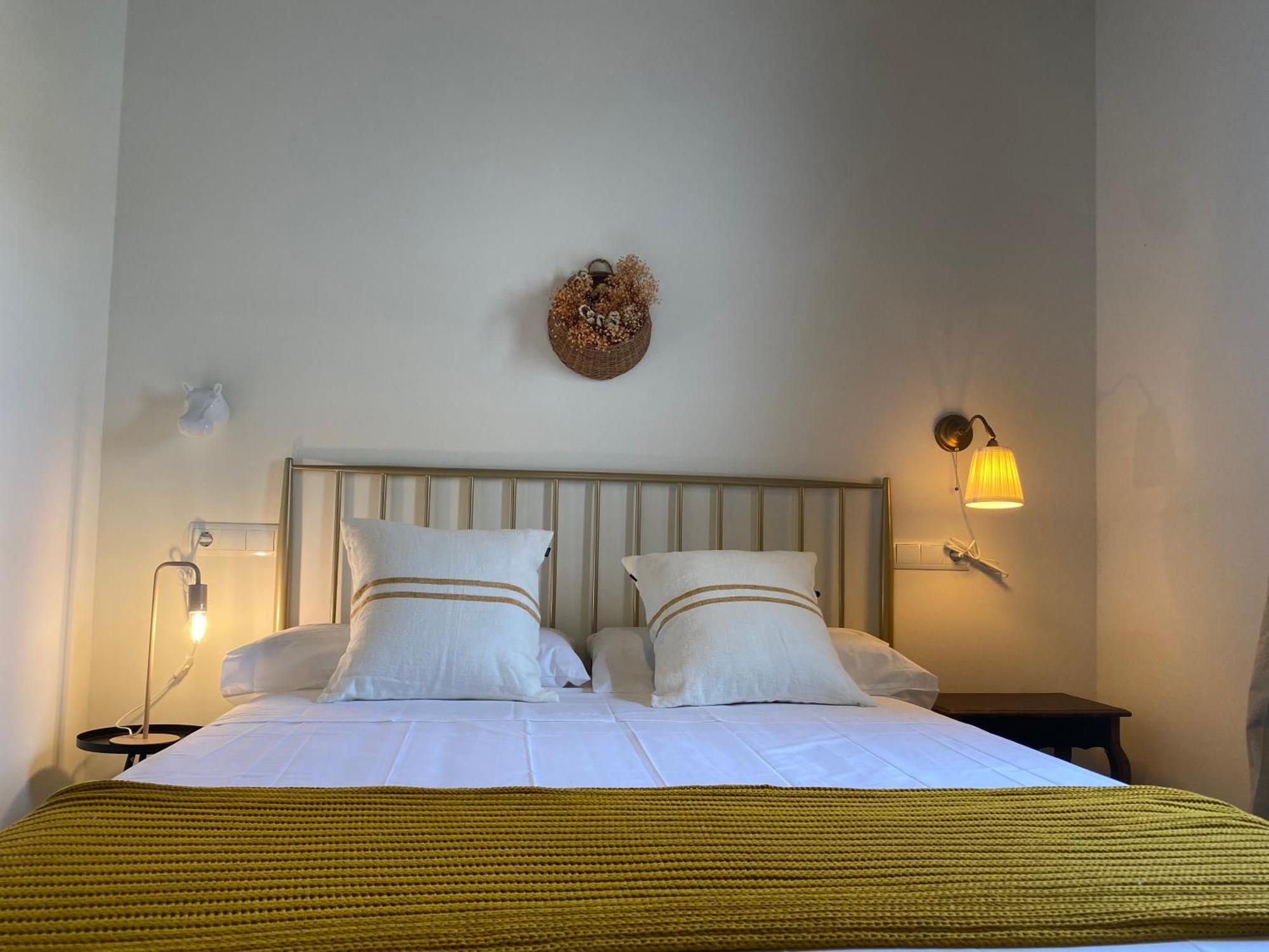 Les Filles Hotel Deltebre Buitenkant foto