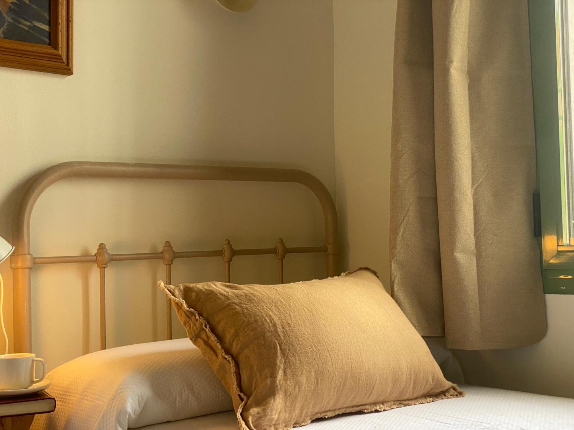 Les Filles Hotel Deltebre Buitenkant foto